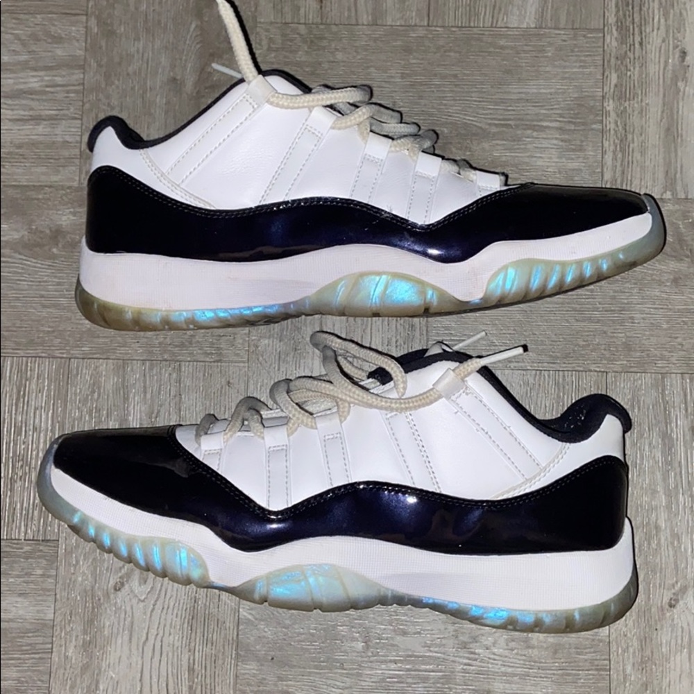 Emerald 11 size 10.5